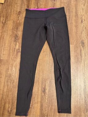 lululemon athletica Black and Pink Reversible Wunder Under Legging